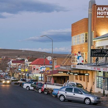 The Alpine Hotel Кума Экстерьер фото