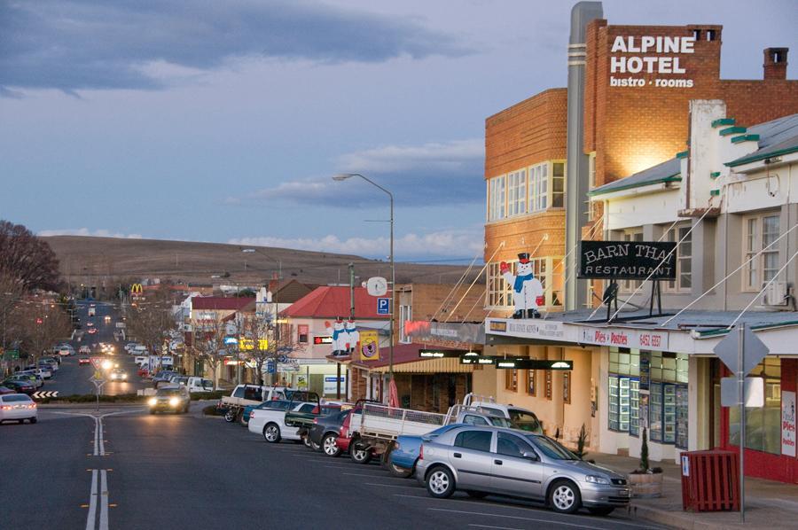 The Alpine Hotel Кума Экстерьер фото